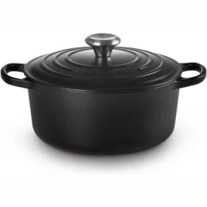 le creuset signature matte black casserole 24 cm