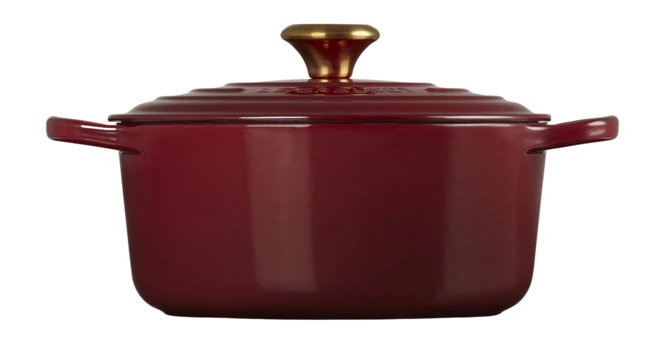 le creuset signature round garnet casserole 22 cm