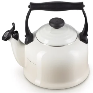 le creuset tradition meringue kettle 2.1 liter