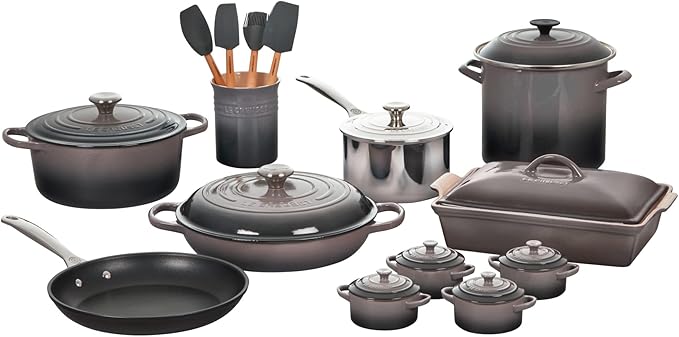 Le Creuset 20 Piece Mixed Material Set, Oyster