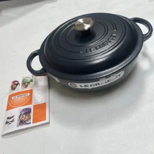 New Le Creuset Enameled Cast Iron Signature Navy Blue Oven 2 1/2-Qt